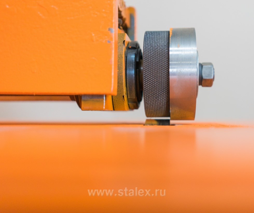 Фото 16 - Станок для продольной резки и отбортовки STALEX SBLQ-15.
