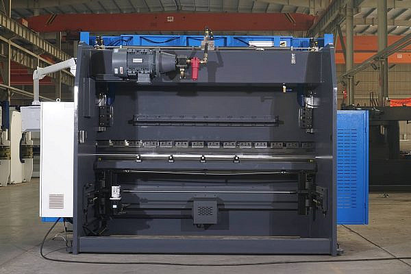 Фото 50 - MetalTec HBС 70/2500 4+1 ЧПУ МТ-15  Листогибочный пресс с ЧПУ.